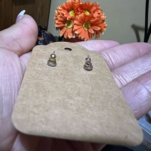 Walt DISNEY Winnie the POOH BEAR Gold Tone DANGLE Earrings - Picture 2 of 3